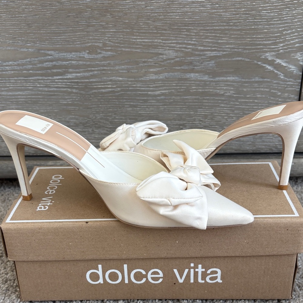 Dolce Vita Kayli Heels - Picture 5 of 7